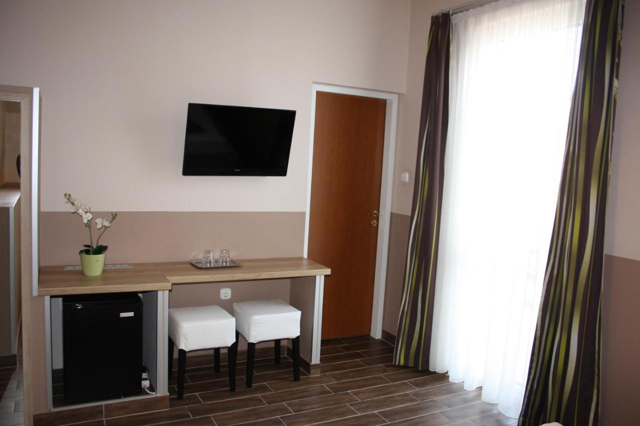 Polus Pension Sopron Eksteriør billede